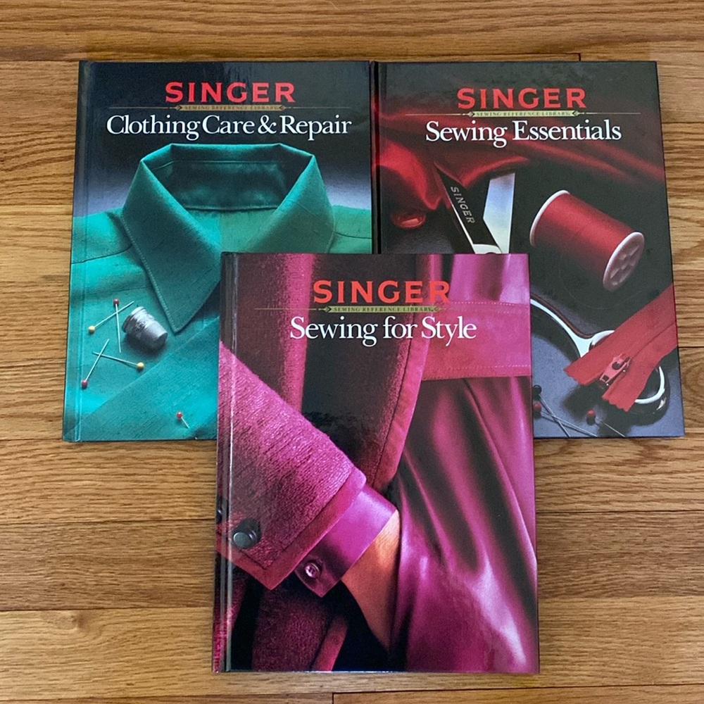 VTG ‘80s Singer Sewing Books Set/3